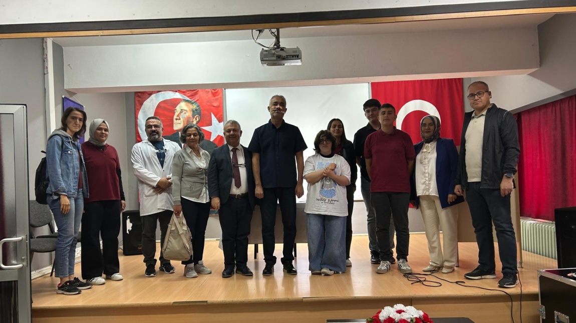 Eski Öğretmenimiz Prof. Dr. Murat Yıldız’ı Okulumuzda Ağırlamanın Gururunu Yaşadık